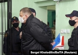 Сяргей Ціханоўскі падчас турэмнага працэсу, сьнежань 2021 году