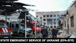 Через ранковий ракетний удар РФ були пошкоджені інфраструктурний об’єкт і підприємство, постраждали двоє людей. Фото ілюстративне 