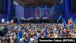 За оцінками поліції, в акції брали участь близько 75 тисяч людей
