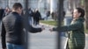 "Украинага барбаганым үчүн сабашты". Орусиядан чыгарылган мигранттар