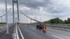 Timp de două luni, autovehiculele vor circula doar pe una din cele două căi de rulare a podului peste Dunărea de lângă Brăila