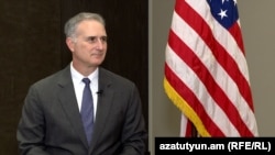 Старший советник Госдепартамента США по переговорам на Южном Кавказе Луис Боно (архив)