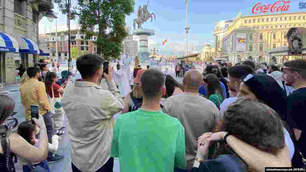 Целта на ова издание е да се каже „стоп“ на синдромот на брзо живеење.