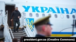 Президент України Володимир Зеленський під час прибуття до Литви. Вільнюс, 10 січня 2024 року