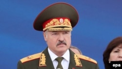 Аляксандар Лукашэнка на вайсковым парадзе
