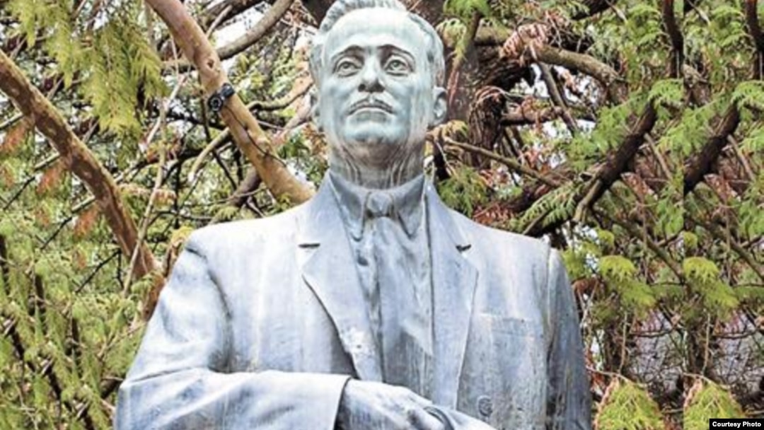 В сегодняшней Абхазии о Несторе Лакоба вспоминают, конечно, не как о коммунистическом, а как национальном, народном вожде: он один из очень немногих большевистских вождей на постсоветском пространстве, к которым его народ относится исключительно позитивно