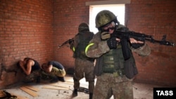 Військовослужбовці Росгвардіі на навчаннях, фото аріхвне