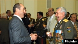 Միքայել Հարությունյան, Ռոբերտ Քոչարյան, արխիվ