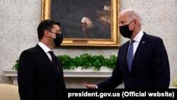 Украинанын президенти Владимир Зеленский менен АКШнын президенти Жо Байден. 1-сентябрь, 2021-жыл.