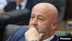 Պատգամավոր Հովիկ Աղազարյանը, արխիվ