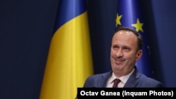 Fostul ministru al Finanțelor, Adrian Câciu, deține un apartament în București în coproprietate și încasează și bani pentru chirie de la Parlament.