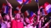 Макрон заклікаў да «шырокага» альянсу пасьля першага туру выбараў у Францыі, Лё Пэн заявіла, што «пакуль нічога ня выйграна»