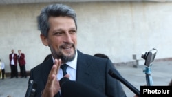 Գարո Փայլան, արխիվ