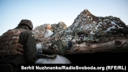 Український солдат поблизу села Кримське, Жолобок, Луганська область, 7 листопада 2018