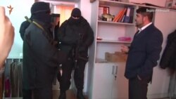 Неизвестные в масках и боевой экипировке блокировали работу «СимСитиТранс» (видео)