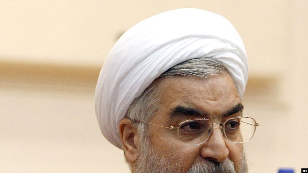 حسن روحانی، رئیس مرکز تحقیقات استراتژیک و مذاکره‌کننده ارشد هسته‌ای ایران در دوره محمد خاتمی