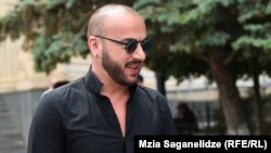 «Мне сказали: "Если хочешь, смени даже лицо, имя и фамилию". Мне нужно решить, что мне подойдет», – с улыбкой сказал Габуния