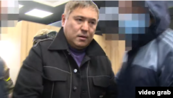  Камчыбек Көлбаев кармалган учур. 22-октябрь, 2020-жыл.