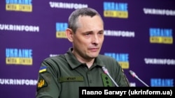 Юрій Ігнат наголосив, «зараз важко сказати, скільки ворог готовий витрачати далекобійних ракет під час обстрілів»