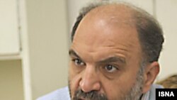 عبدالکریم سروش در دو سال اخیر به انتقادهای خود از حکومت جمهوری اسلامی شدت بخشیده است. 