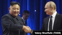 Лідер Північної Кореї Кім Чен Ин (ліворуч) і президент Росії Володимир Путін. Владивосток, Росія, 25 квітня 2019 року