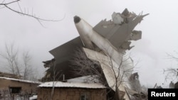 Часть упавшего на поселок Дачи-СУ самолета. 16 января 2017 года.