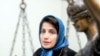 دیدار نسرین ستوده با همسرش رضا خندان در جریان محاکمه وی در اوایل خردادماه
