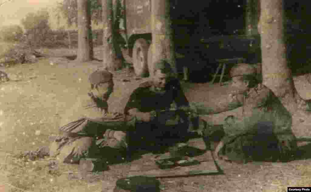 Маткерим Рахманбердиев согуштан кийин үйлөнүп, он баланы тарбиялап өстүргөн. Өмүрүнүн акырына чейин Аксакалдар сотунун төрагасы болуп иштеген жана бир канча жолу айылдык, райондук, облустук кеңештин депутаттыгына шайланган. Өмүрүнүн акырына чейин коммунисттик партияга мүчө болгон. 