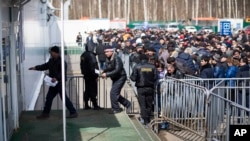 Saxarovo migratsiya markazi. Moskva, 22-aprel, 2015-yil