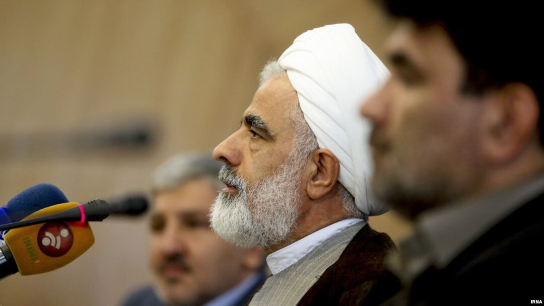 مجید انصاری معاون حقوقی رئیس جمهور ایران می‌گوید که که جمهوری اسلامی تاکنون چهار بار «مواردی را که احتمالا مغایر با شرع و فرهنگ اسلامی و ایرانی باشد» به یونسکو اعلام کرده است.