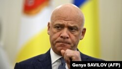 «Коли кажуть про хабар – де він? Присвоєння – де воно? Хто вкрав яку землю?» , –  заявив Труханов у розмові з Радіо Свобода