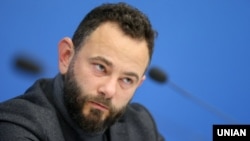 13 листопада стало відомо, що Олександру Дубінському повідомили про підозру у державній зраді 