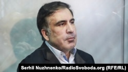Екс-президент Грузії Міхеїл Саакашвілі під час засідання суду в Києві, 11 грудня 2017 року