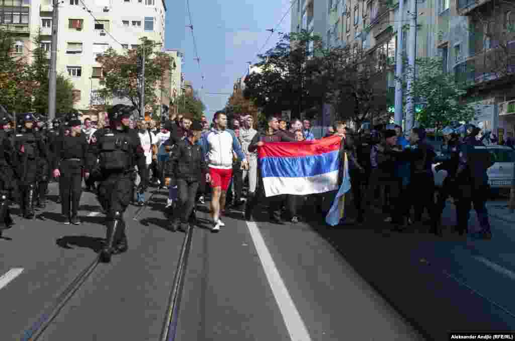 Protivnici gej parade.