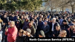 Мачаликашвили Темирлан вийначул тIаьхьа митинге арабевллера гуьржийн Дуиси эвлара бахархой.