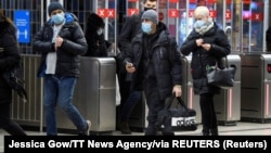 Շվեդիա - Ուղևորներ Ստոկհոլմի մետրոպոլիտենում, 7-ը փետրվարի, 2022թ․