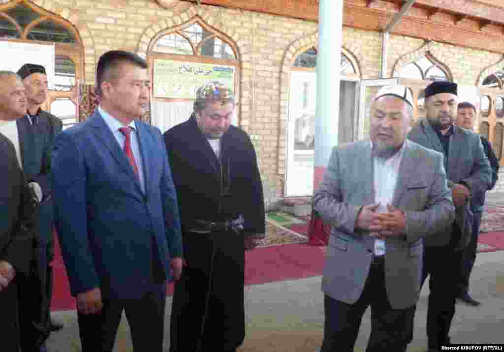 Kyrgyzstan - Osh funeral of victims of a car accident