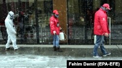 Dezinfekcija ulica u Sarajevu zbog korona virusa