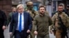 Премʼєр-міністр Великої Британії Борис Джонсон (ліворуч) і президент України Володимир Зеленський. Київ, 9 квітня 2022 року