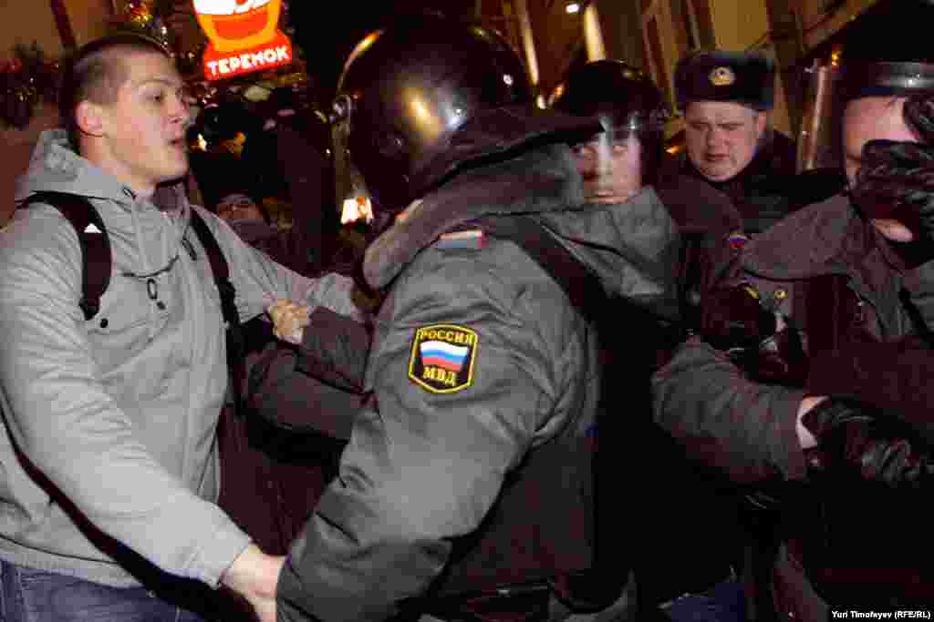 Гадел сайлау тарафдары тоткарлана