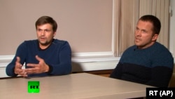 Пятроў і Башыраў у студыі тэлеканалу RT