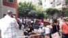 По разным оценкам, с учётом нелегалов, реальное число туркменских мигрантов может составлять несколько сотен человек.