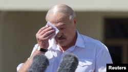 Лукашенко отримав звання почесного доктора КНУ у 2009 році