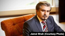 د فرانس حکومت دا جايزه له ۱۹۵۷ز کال راهيسې هغو کسانو ته ورکوي چې د انځورګرۍ يا ادبياتو په برخه کې يې داسې امتيازي کار کړی وي چې پر فرانس او نړۍ يې خپل اغېز پرېښې وي.