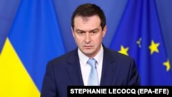 Дипломат не коментував наявність чи відсутність «певного тиску» з боку влади України на європейських партнерів щодо заохочення їх сприяти поверненню українських біженців додому