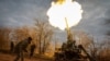 Українські артилеристи ведуть вогонь з САУ 2С7 «Піон» по позиціях російської армії. Херсонська область, 9 листопада 2022 року