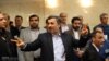 
محمود احمدی‌نژاد روز ۲۳ فروردین برای کاندید شدن در انتخابات ریاست جمهوری نام‌نویسی کرد