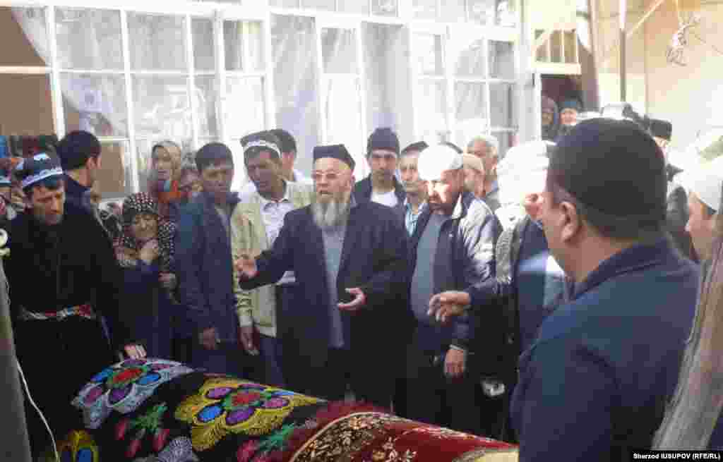 Kyrgyzstan - Osh funeral of victims of a car accident