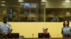 Ratko Mladić na suđenju u Haškom tribunalu, 4. jul 2011.