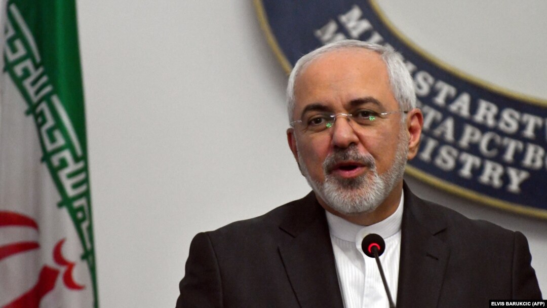 ظریف سخنان پمپئو مبنی بر اعمال شدیدترین تحریم‌ها علیه ایران را «در تعارض آشکار» با بیانیه الجزایر در سال ۱۹۸۱ میلادی دانسته است.